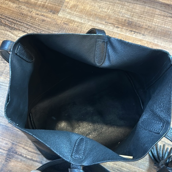 Michael Kors black tote and with attached zippered pouch - Picture 5 of 13